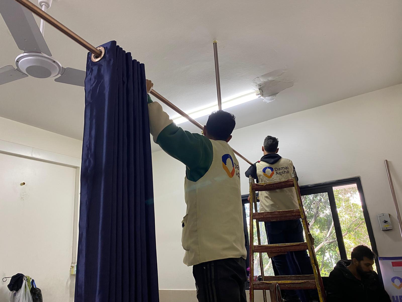 Damai Aqsha Salurkan Bantuan Tirai untuk Rumah Sakit Al-Shifa Gaza